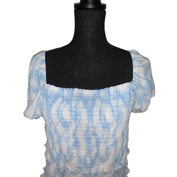 Lush Cropped Top - Picture 2 of 6